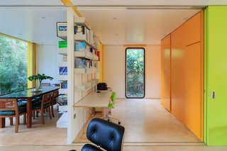 Fully Renovated, Wimbledon House by Richard Rogers Hosts New Architecture Fellows in London - Photo 2 of 13 -