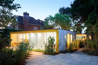Fully Renovated, Wimbledon House by Richard Rogers Hosts New Architecture Fellows in London - Photo 5 of 13 -