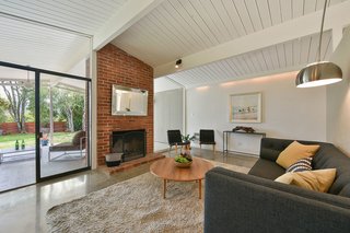 Real Estate Roundup: 10 Midcentury Modern Eichlers For Sale - Photo 8 of 10 -