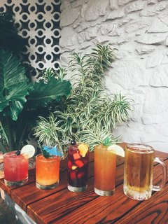 The Rejuvenated Austin Motel Welcomes Guests With Upbeat, Midcentury-Modern Vibes - Photo 9 of 12 -