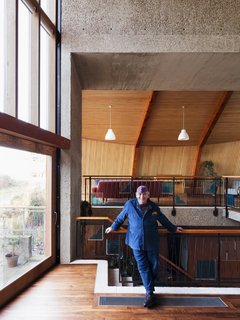 Resembling the Inverted Hull of a Ship, an English Guest House Pays Homage to the Harbor - Photo 9 of 13 -