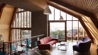 Resembling the Inverted Hull of a Ship, an English Guest House Pays Homage to the Harbor - Photo 11 of 13 -