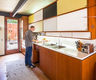A Stunningly Restored Midcentury by Case Study Architect Craig Ellwood Asks $800K in San Diego - Photo 4 of 9 -