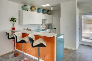A Donald Wexler-Designed Midcentury Home in Palm Springs Asks $599K - Photo 4 of 10 -
