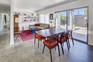 A Donald Wexler-Designed Midcentury Home in Palm Springs Asks $599K - Photo 3 of 10 -