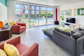 A Donald Wexler-Designed Midcentury Home in Palm Springs Asks $599K - Photo 1 of 10 -