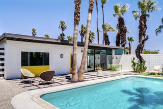 A Donald Wexler-Designed Midcentury Home in Palm Springs Asks $599K - Photo 9 of 10 -