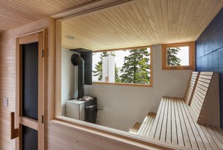 A Lake Superior Escape With a Whitewashed Masonry Sauna - Photo 4 of 12 -