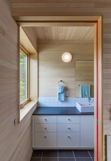 A Lake Superior Escape With a Whitewashed Masonry Sauna - Photo 11 of 12 -