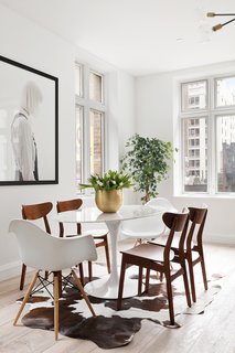 This American Life’s Ira Glass Lists His Light-Filled Chelsea Apartment For $1.75M - Photo 4 of 9 -