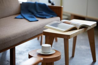 A Visit To LA’S County Ltd. – “T-shirts & Chairs” - Photo 9 of 11 -