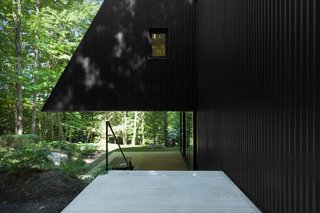 FAHouse: A Double Triangular House in the Forest - Photo 3 of 22 -