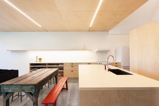 FAHouse: A Double Triangular House in the Forest - Photo 10 of 22 -