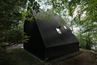 FAHouse: A Double Triangular House in the Forest - Photo 6 of 22 -