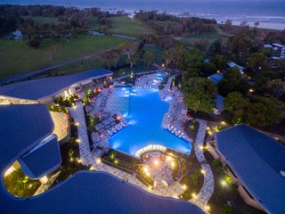 An Eco-Friendly Resort in Idyllic Byron Bay, Australia - Photo 3 of 10 -