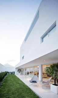 Domus Aurea: A Modern, Mexican Residence with Mountain Views - Photo 4 of 22 -