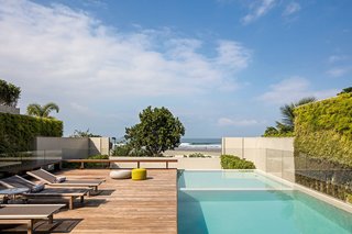 A Modern Beachfront House in São Sebastião, Brazil - Photo 9 of 14 -