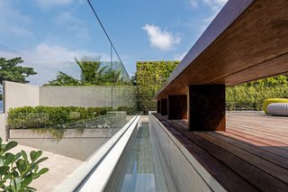 A Modern Beachfront House in São Sebastião, Brazil - Photo 11 of 14 -