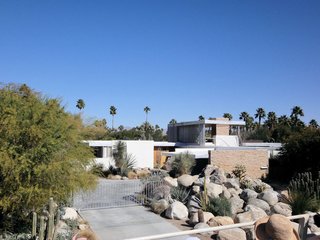 The Kaufmann House was designed by Richard Neutra as a vacation home for a family looking to escape brutal winters and was famously photographed by the legendary Julius Shulman. It was completed in 1946 with an extensive restoration by Marmol Radziner + Associates completed in the mid-1990s.
