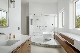Top 5 Homes of the Week With Blissful Bathrooms - Photo 4 of 5 -