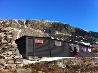 Tvergastein Hut / Photo by Håkon Os Bjerkås 