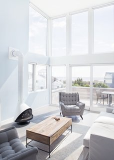 Top 5 Homes of the Week With Striking Glass Walls - Photo 3 of 5 -