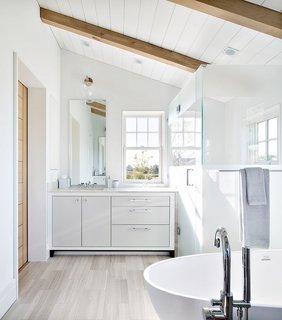 Inside the Modern Nantucket Home of an Architect - Photo 25 of 30 - Architecture and design by Workshop APD