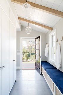 Inside the Modern Nantucket Home of an Architect - Photo 27 of 30 - Architecture and design by Workshop APD