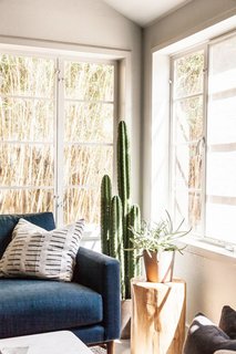 Inside a Hip Austin Apartment With Moody Vibes - Photo 3 of 8 -
