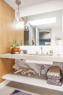 Inside a Hip Austin Apartment With Moody Vibes - Photo 5 of 8 -