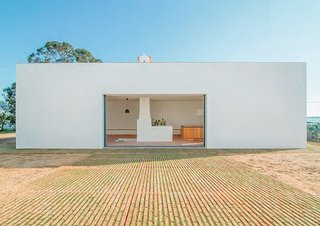 10 of the Best Architectural Homes You Can Actually Stay In - Photo 5 of 10 -