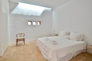 Top 5 Homes of the Week With Atmospheric Bedrooms - Photo 2 of 5 -
