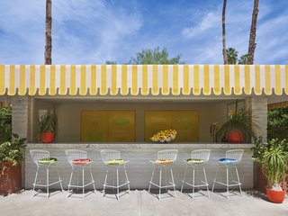 The lemonade stand at the Parker Palm Springs, complete with Bertoia Barstools.