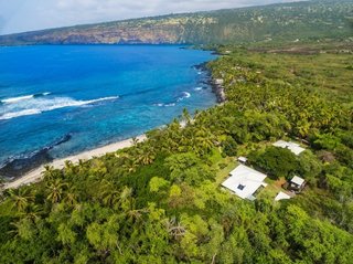 Historic Ke’ei Beach – The Perfect Get-Away Sanctuary - Photo 1 of 3 - Peaceful and secluded Ke’ei Beach amongst the historic Kealakekua Bay 
