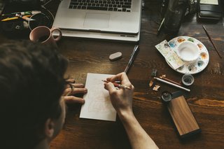 The walnut photo case is natural in any creative environment and ready to capture the best pictures imaginable on a mobile device.