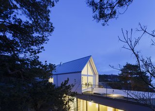A Modern Finnish Villa That Grows Out of a Seaside Cliff - Photo 11 of 11 -