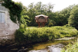 Le Haut Perché Offers Free Shelter For Hikers in the Rustic Countryside of Bordeaux - Photo 3 of 4 -