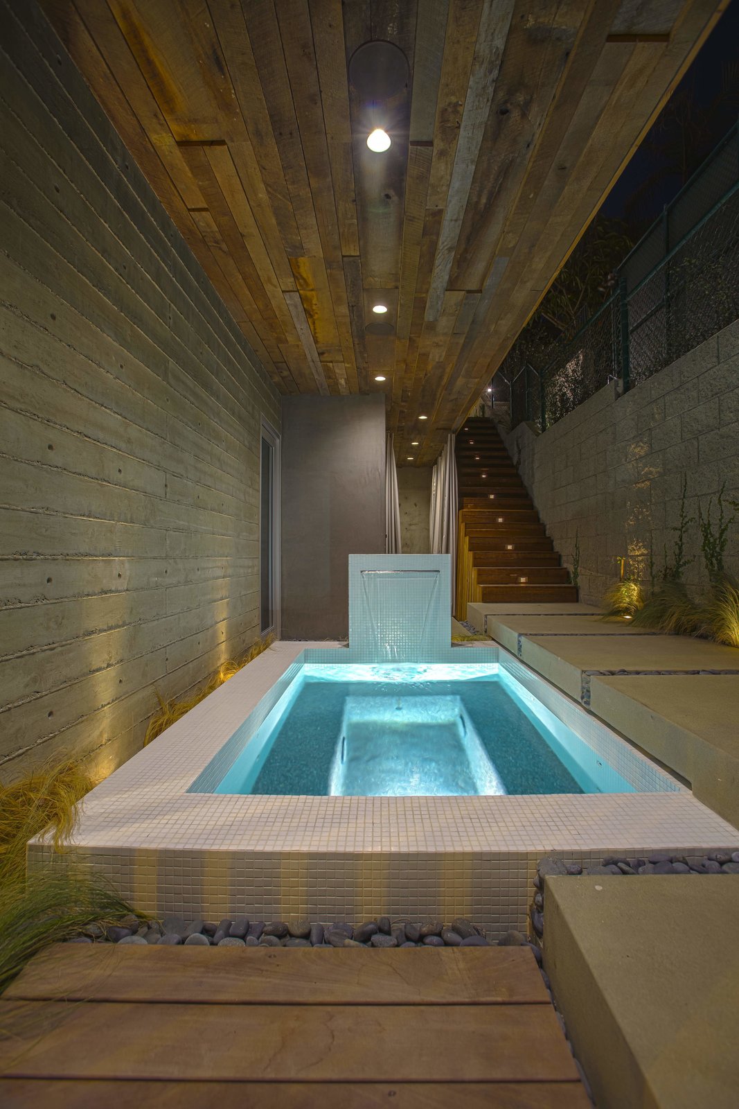 Photo 7 of 18 in Manhattan Beach Residence by Daryl Olesinski Dwell