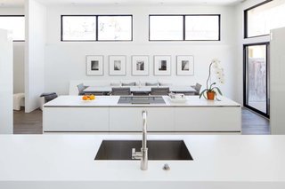 10 Tips For Hanging Art in Your Home—and Our Picks For Creating Fearless Walls - Photo 4 of 12 -