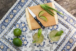 How to Make Aloe Vera Margaritas - Photo 1 of 5 -