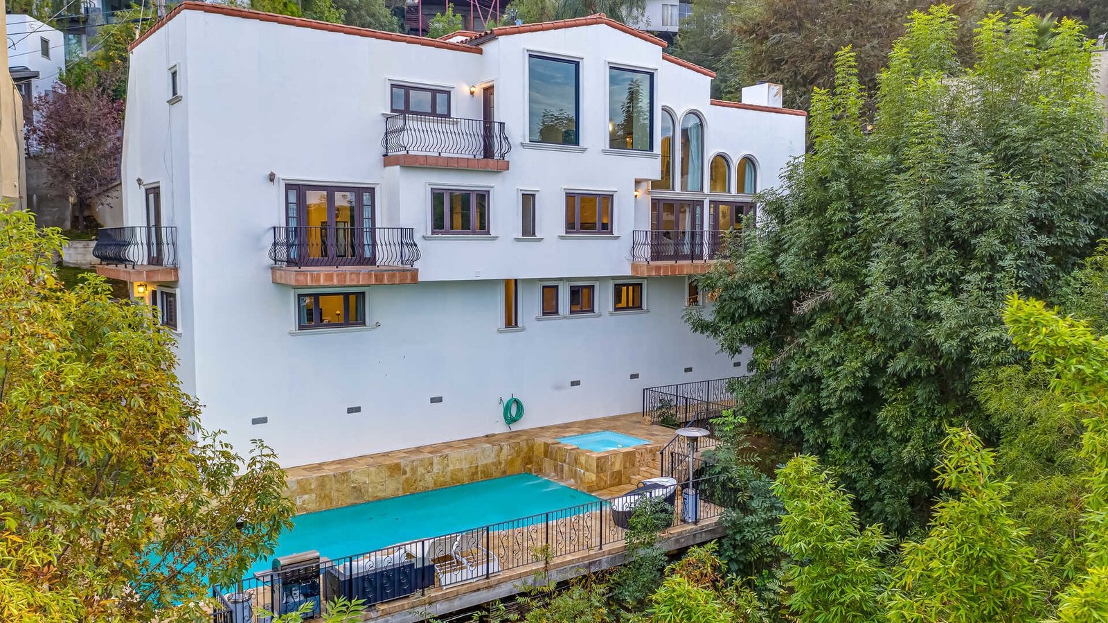 A Contemporary Mediterranean Jewel in the Leafy Hollywood Hills… Dwell