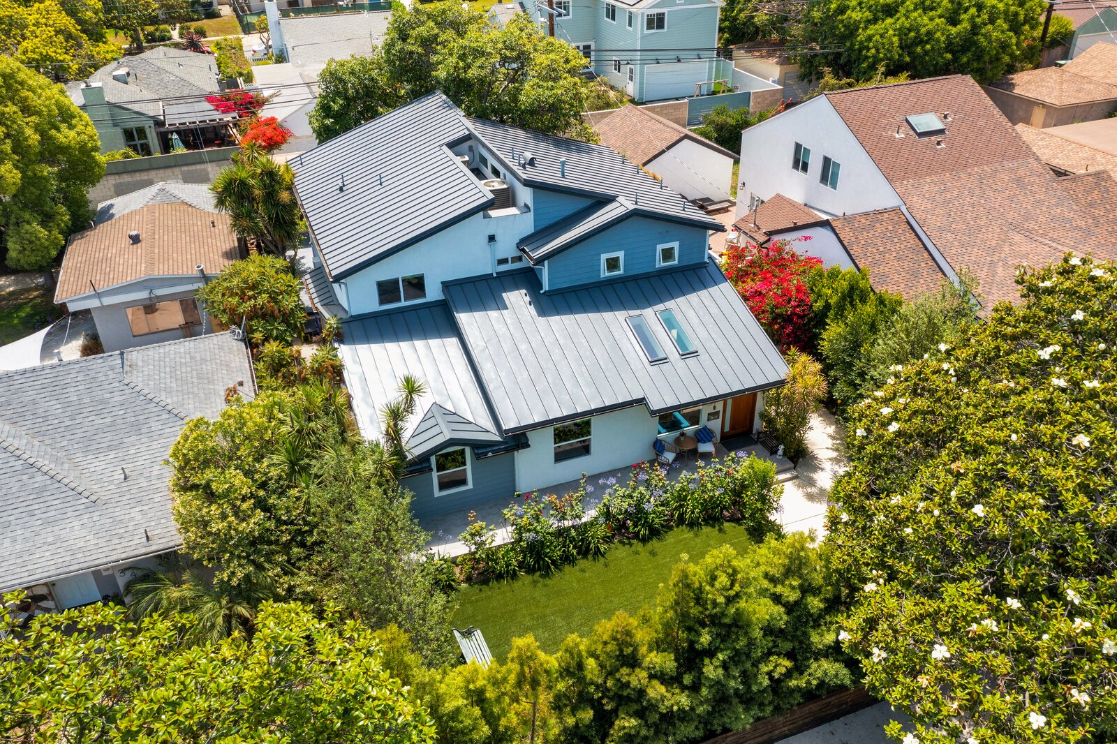 Photo 12 of 21 in Take a Look Inside a Contemporary Residence in Mar