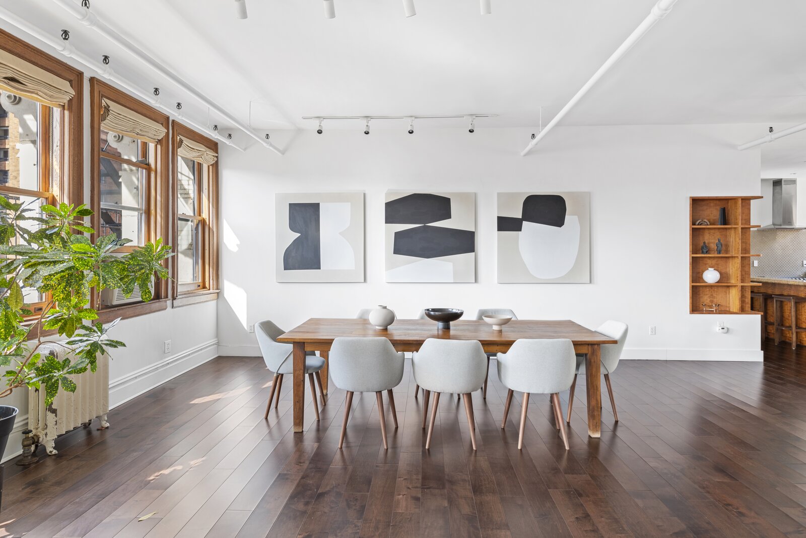 Photo 2 of 14 in A Sprawling, Sun-Drenched Loft in NYC's Noho by Luxury ...