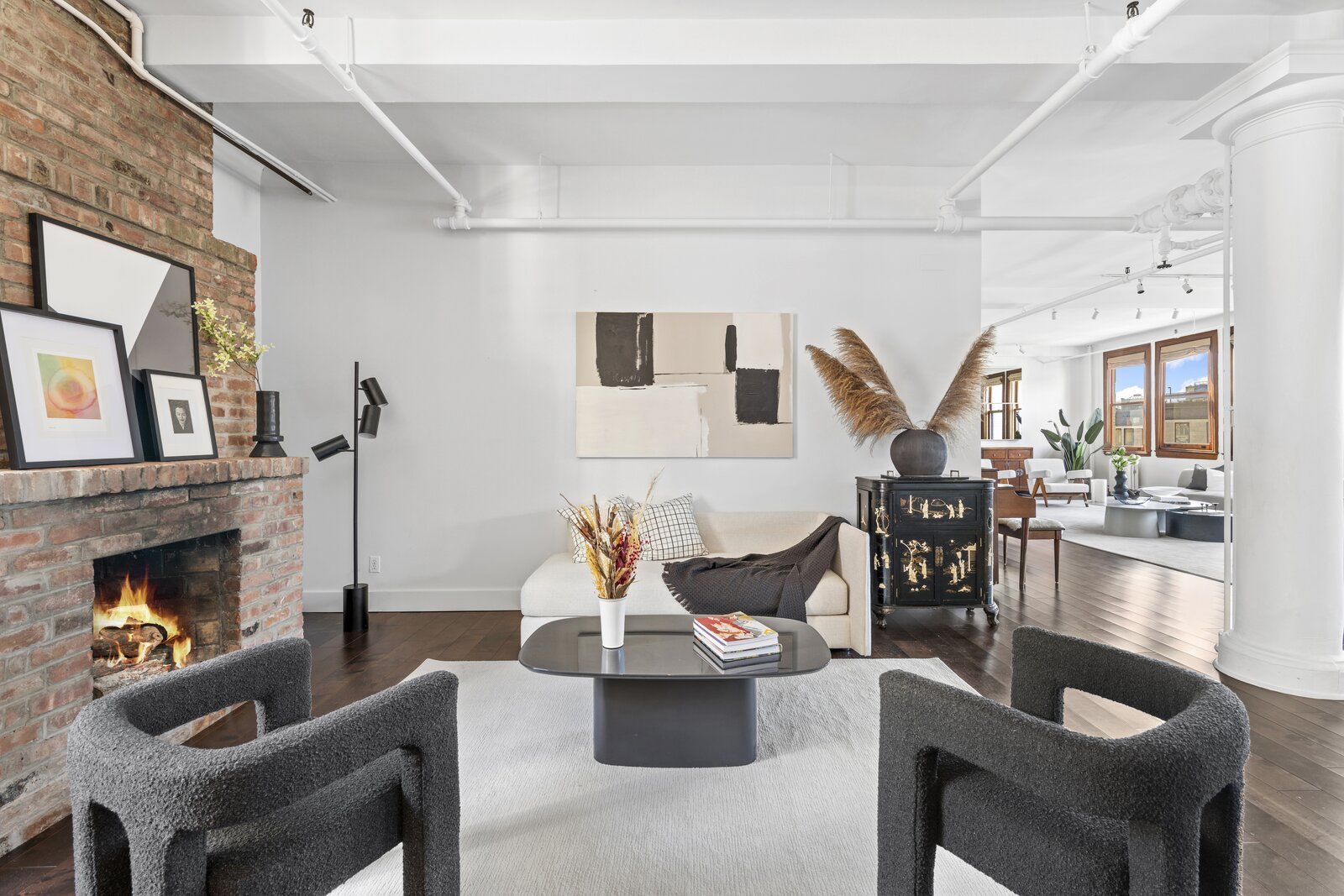 Photo 9 of 14 in A Sprawling, Sun-Drenched Loft in NYC's Noho by Luxury ...