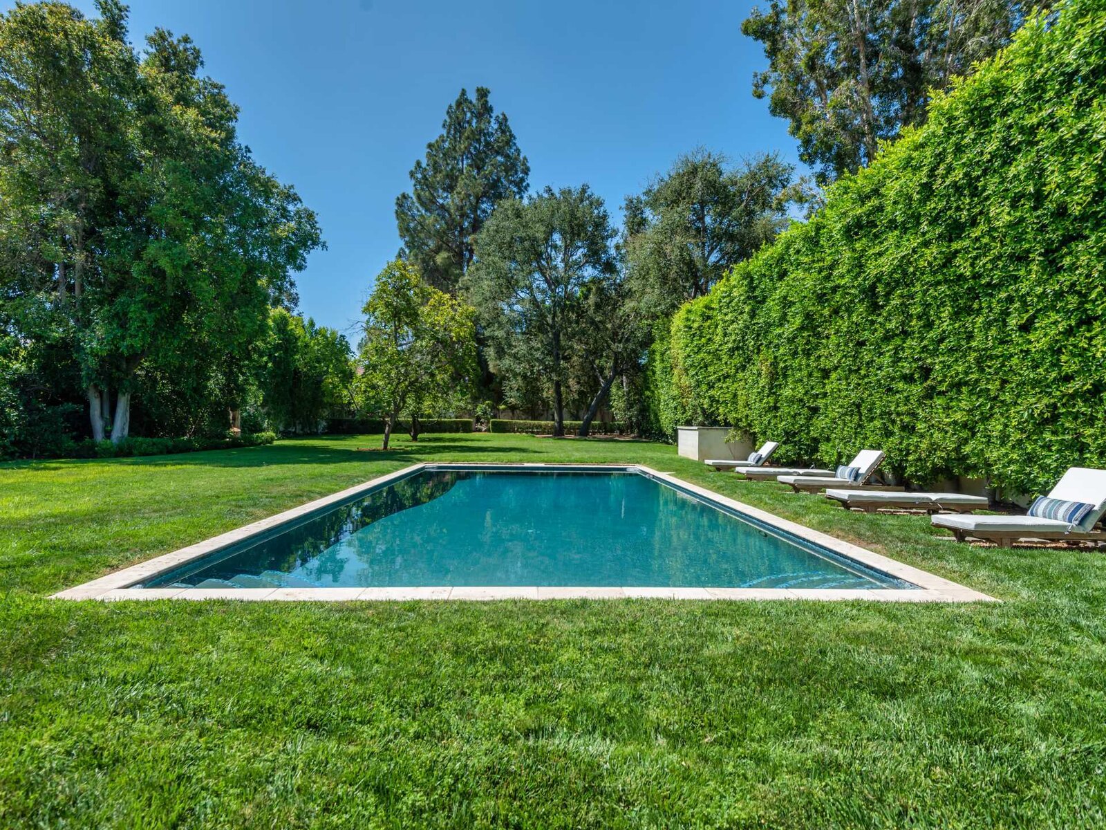 Photo 14 of 17 in Spectacular French Country Estate in Encino