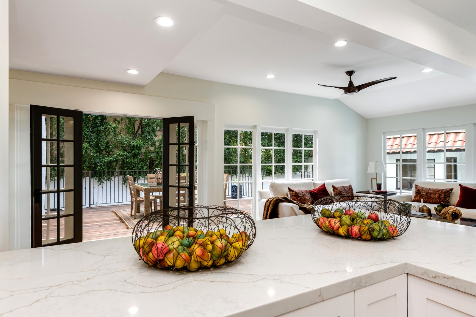 Photo 18 of 31 in See Inside This Beautifully Restored Hancock Park