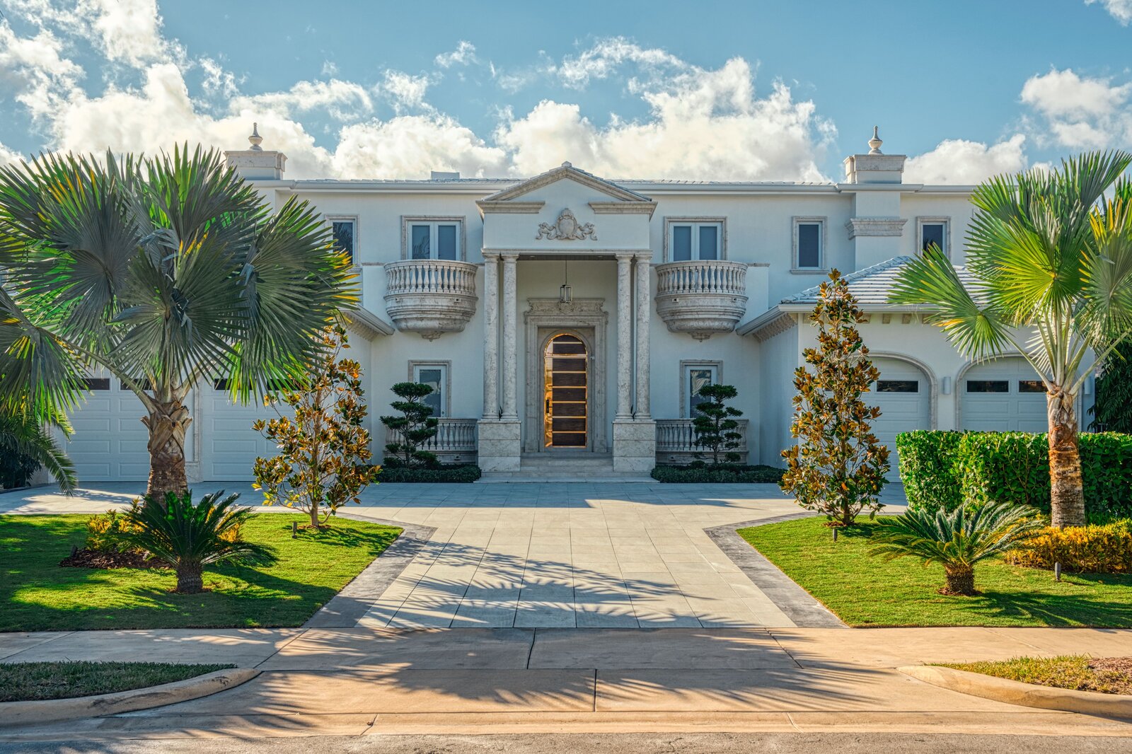 Photo 8 of 9 in Magnificent Custom-Built Estate Lists in Golden Beach ...