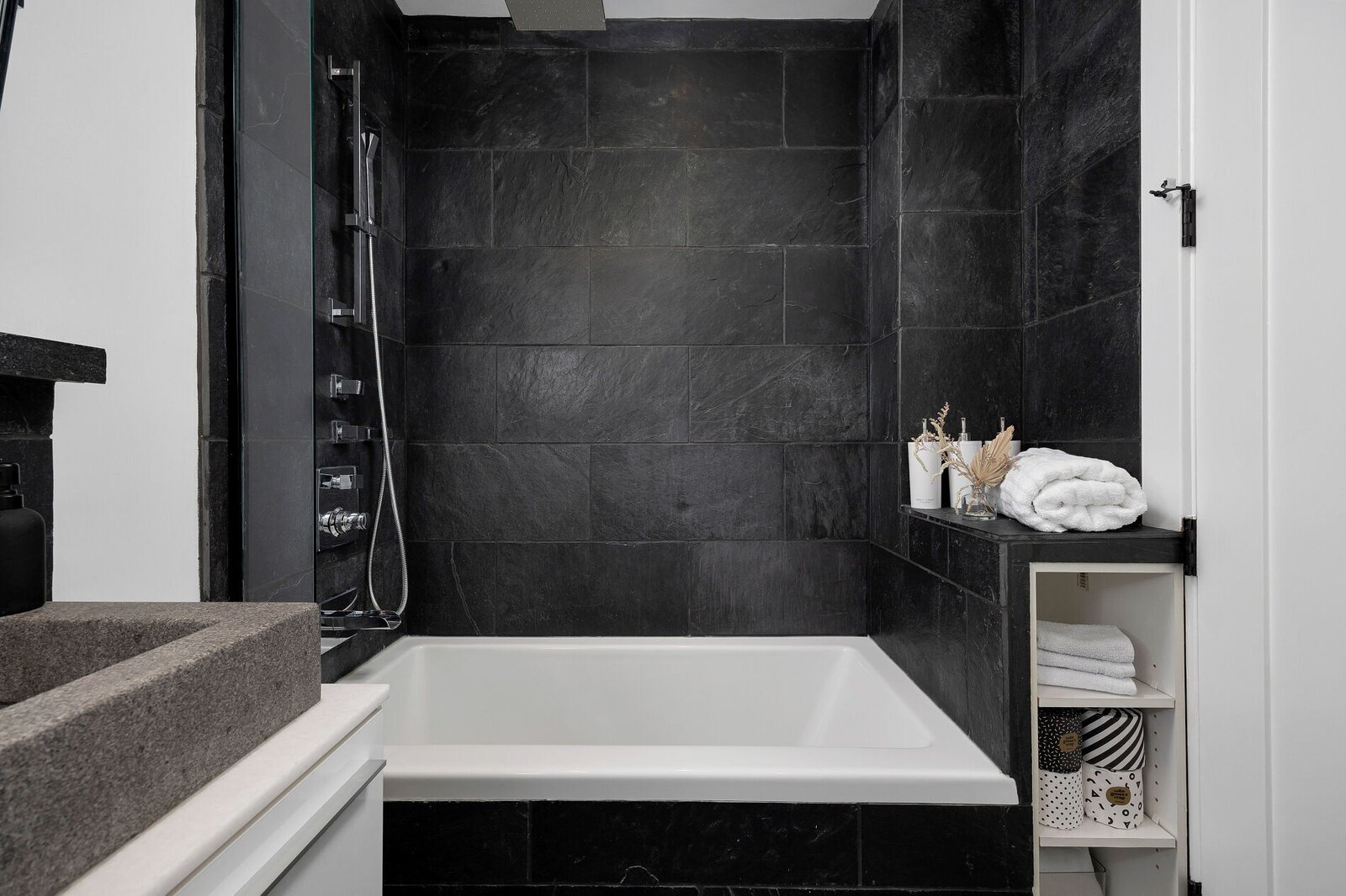 Photo 8 of 12 in A Scandinavian-Inspired Estate in Toronto’s Most ...