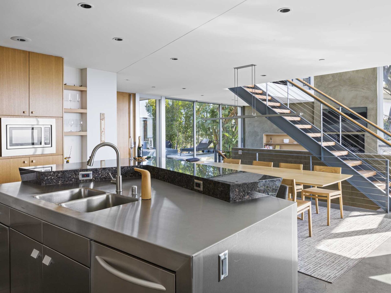 Stunning Luxury City Retreat Interiors image