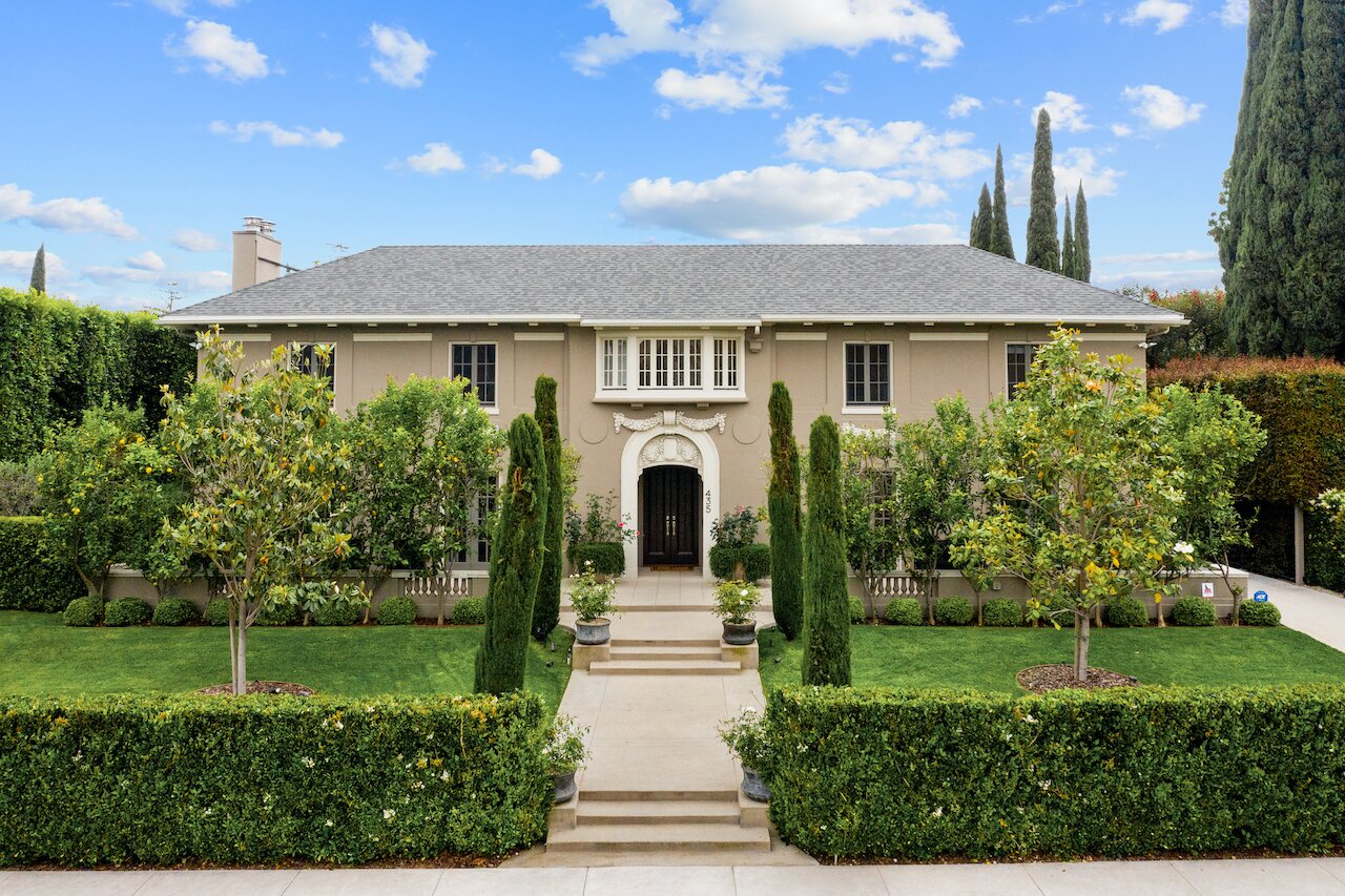 View of Photo 1 of 15 in Luxury Living in the Heart of Los Angeles by Luxury ...